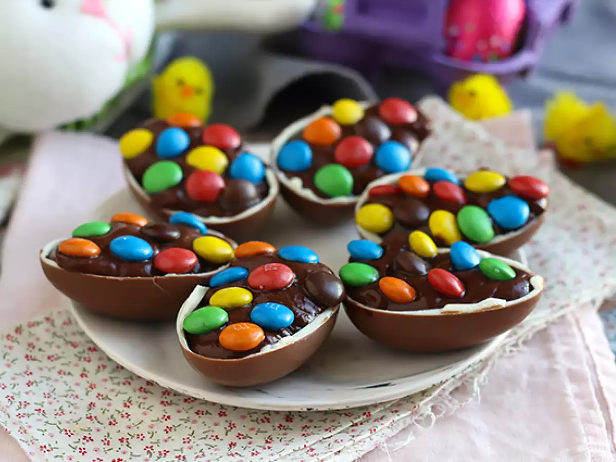 Пасхальные яйца с шоколадным кремом и конфетами M&M's - фото 3