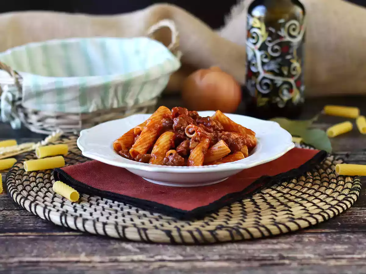 Паста с колбасным соусом: простое блюдо с насыщенным вкусом - фото 7