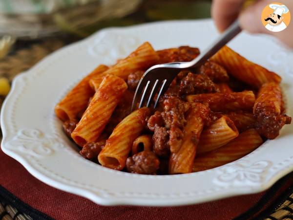 Паста с колбасным соусом: простое блюдо с насыщенным вкусом - фото 3