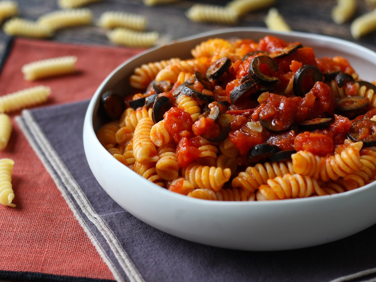Паста с оливковым соусом: дешево, вкусно и просто в приготовлении!