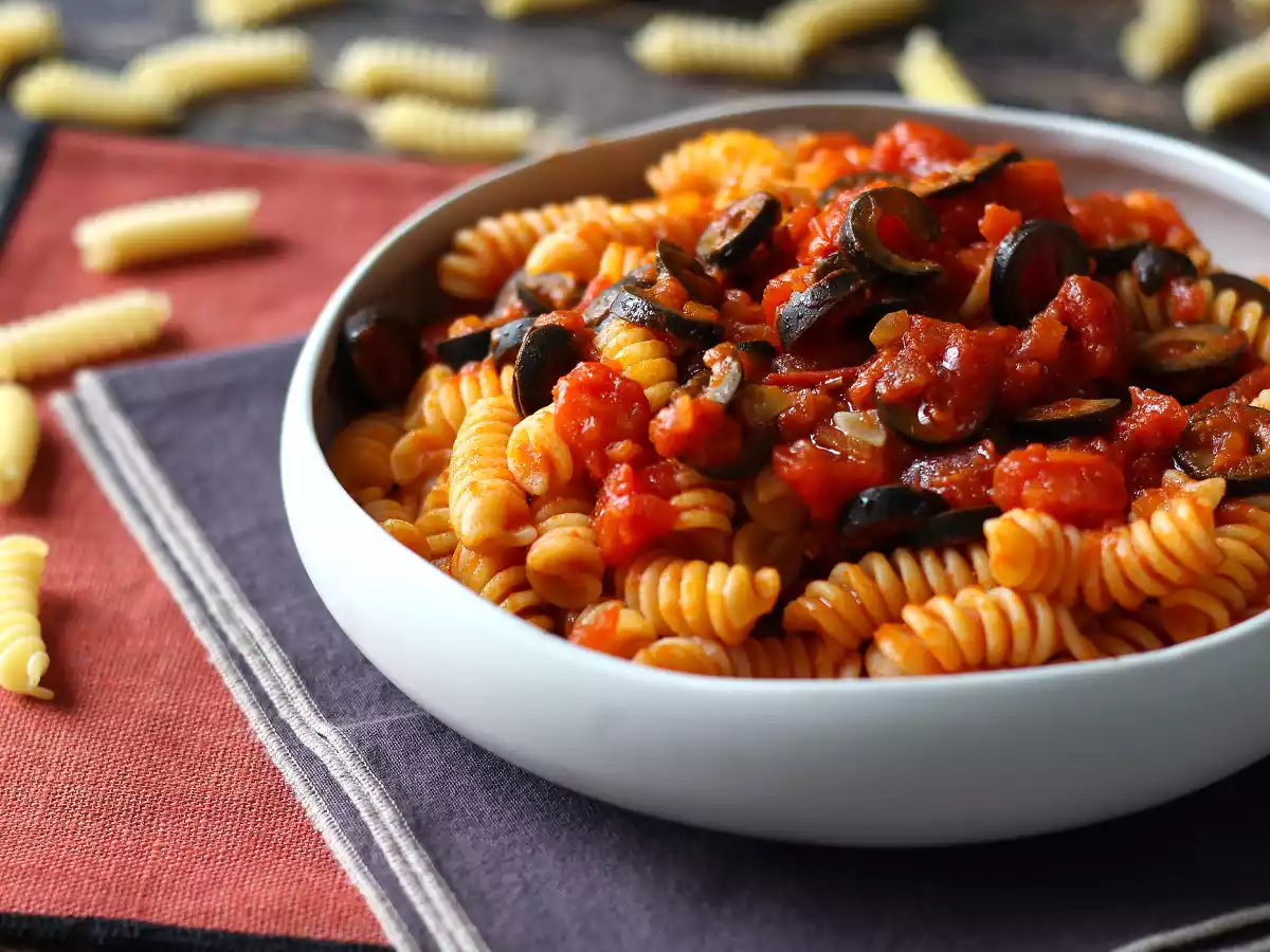 Паста с оливковым соусом: дешево, вкусно и просто в приготовлении!