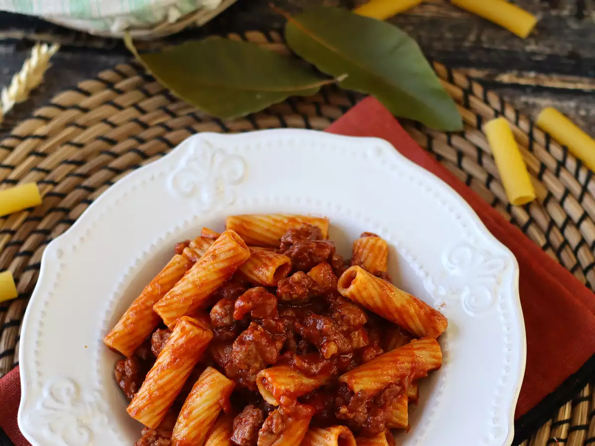 Паста с соусом из колбасы: простое блюдо с насыщенным вкусом - фото 6