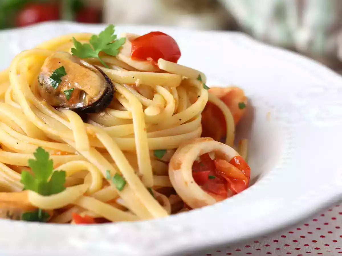 Паста с замороженными морепродуктами - вкусное и очень быстрое первое блюдо - фото 2