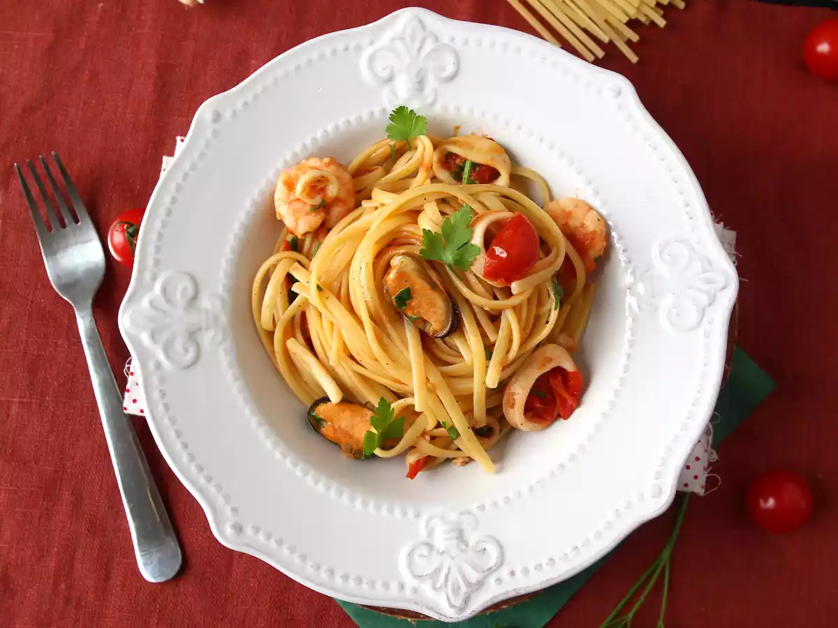 Паста с замороженными морепродуктами - вкусное и очень быстрое первое блюдо - фото 5