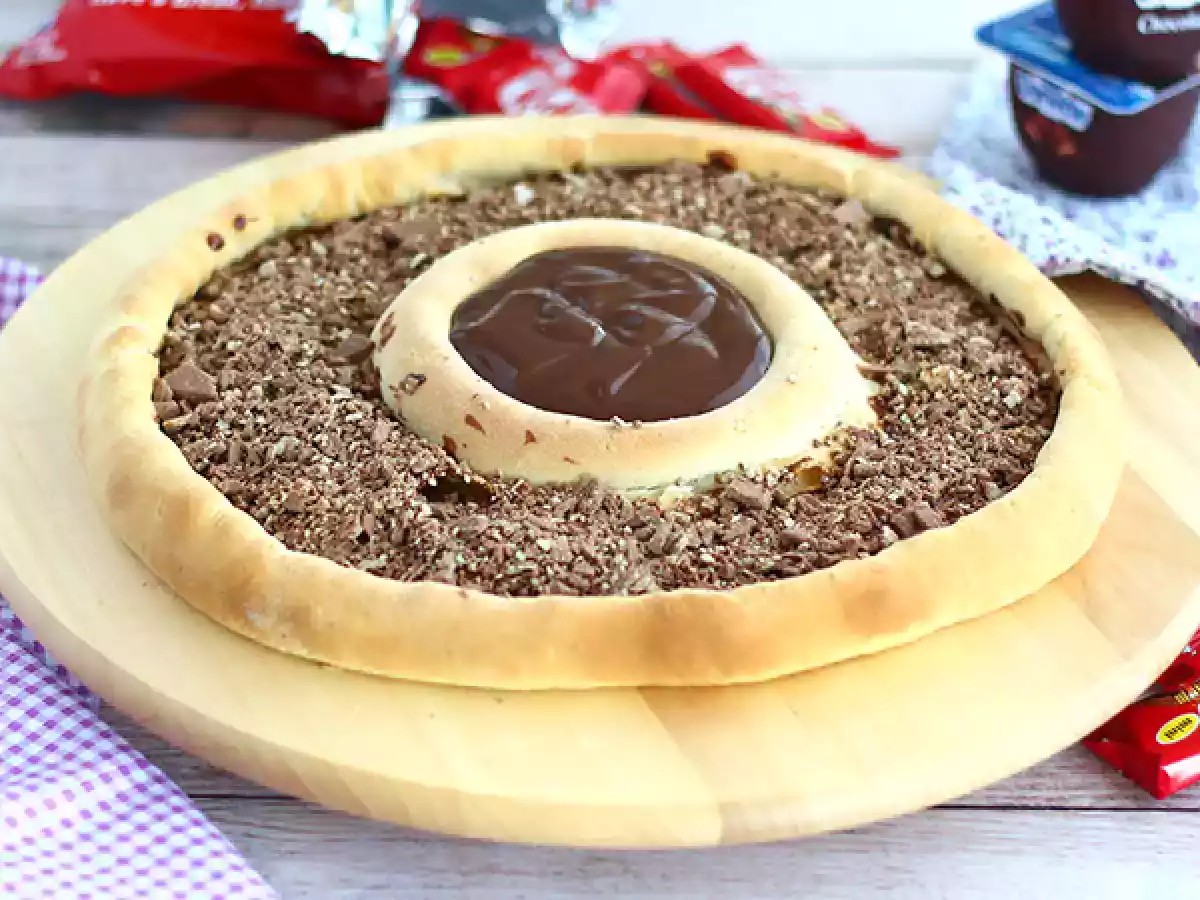 Пицца с Kit Kat и йогуртом Chocolate Danette