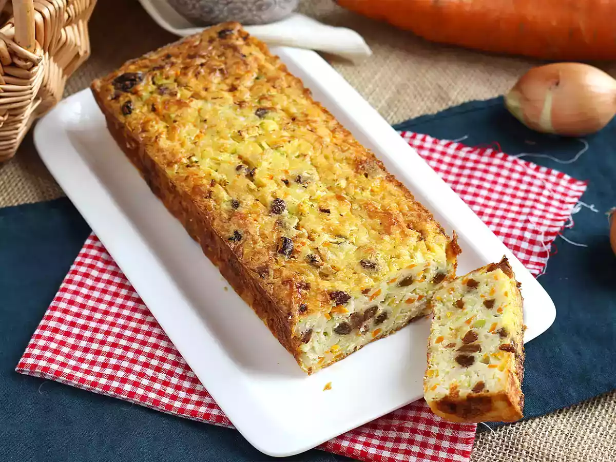 Пирог из манной крупы с кабачками и морковью