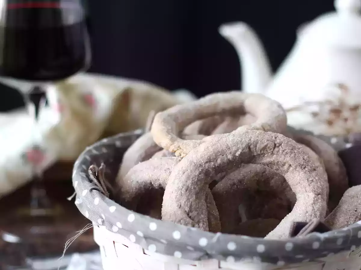 Пончики в красном вине: бабушкин рецепт, который должен знать каждый!