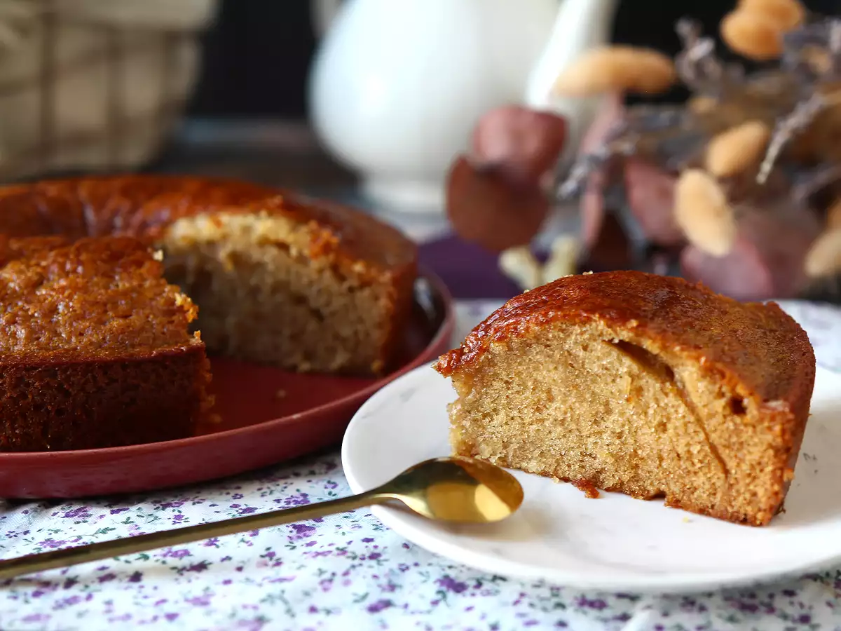 Пышный и влажный медовый пирог: легко и без миксера - фото 2