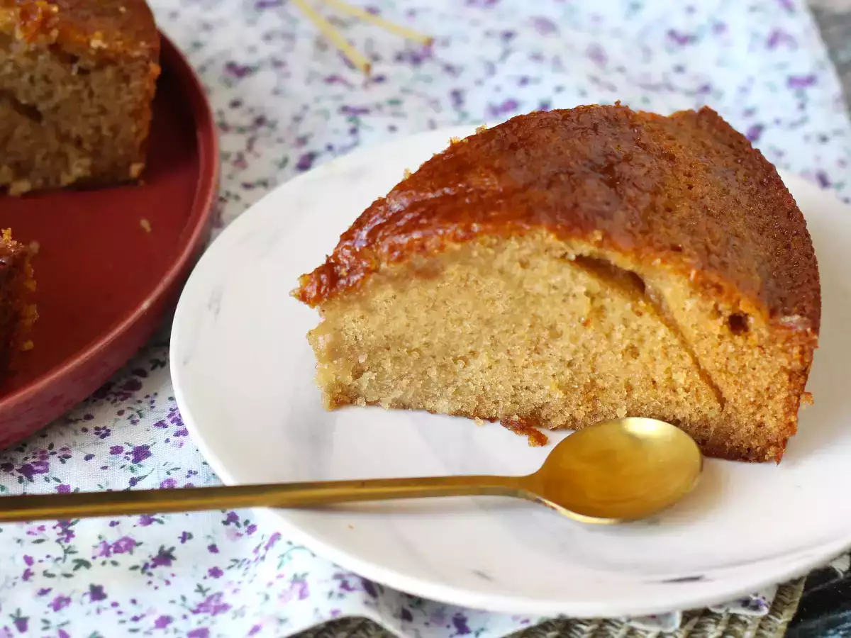 Пышный и влажный медовый пирог: легко и без миксера - фото 4