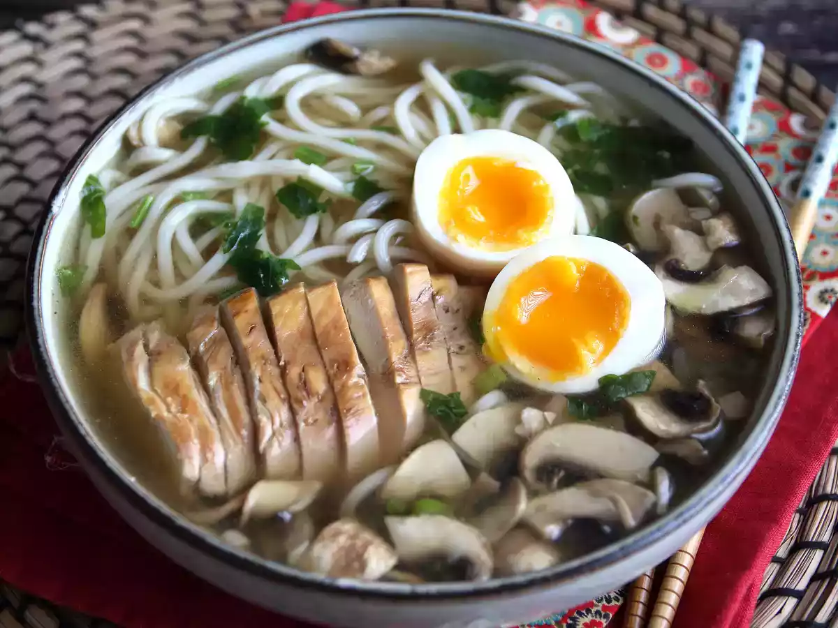Рамен с курицей: простая версия этого культового азиатского блюда! - фото 2