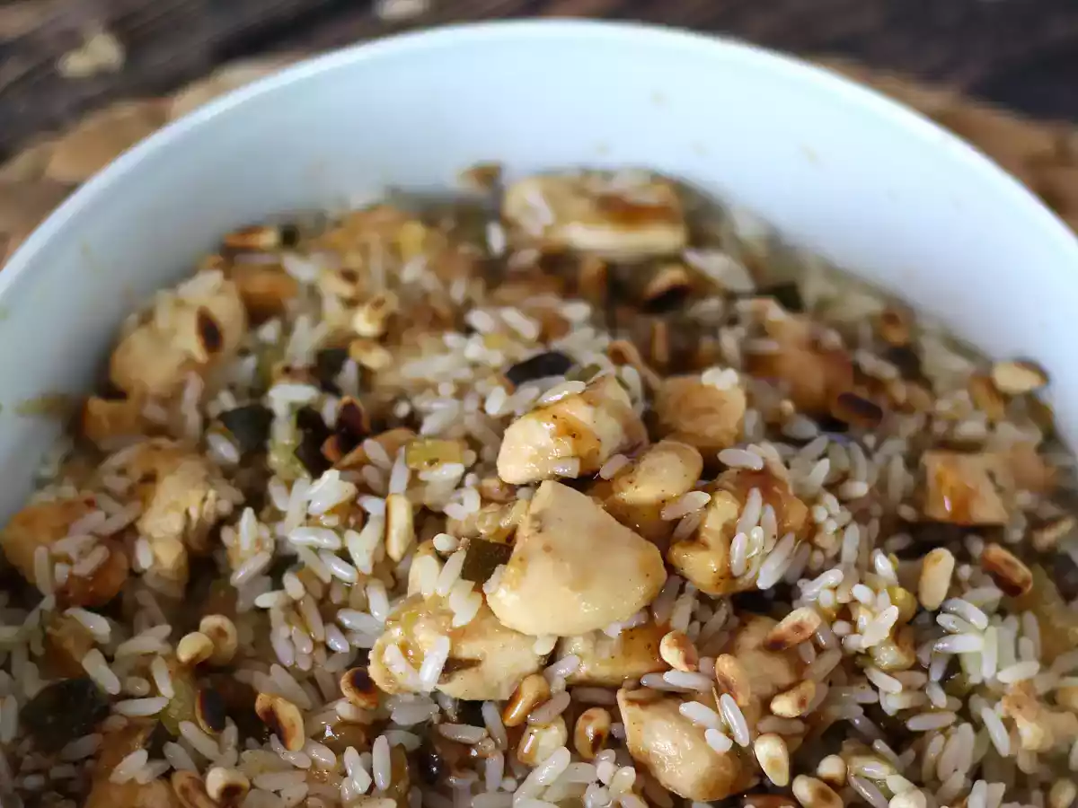 Рисовый салат с курицей, кабачками, кедровыми орешками и глазурью из бальзамического уксуса - фото 4
