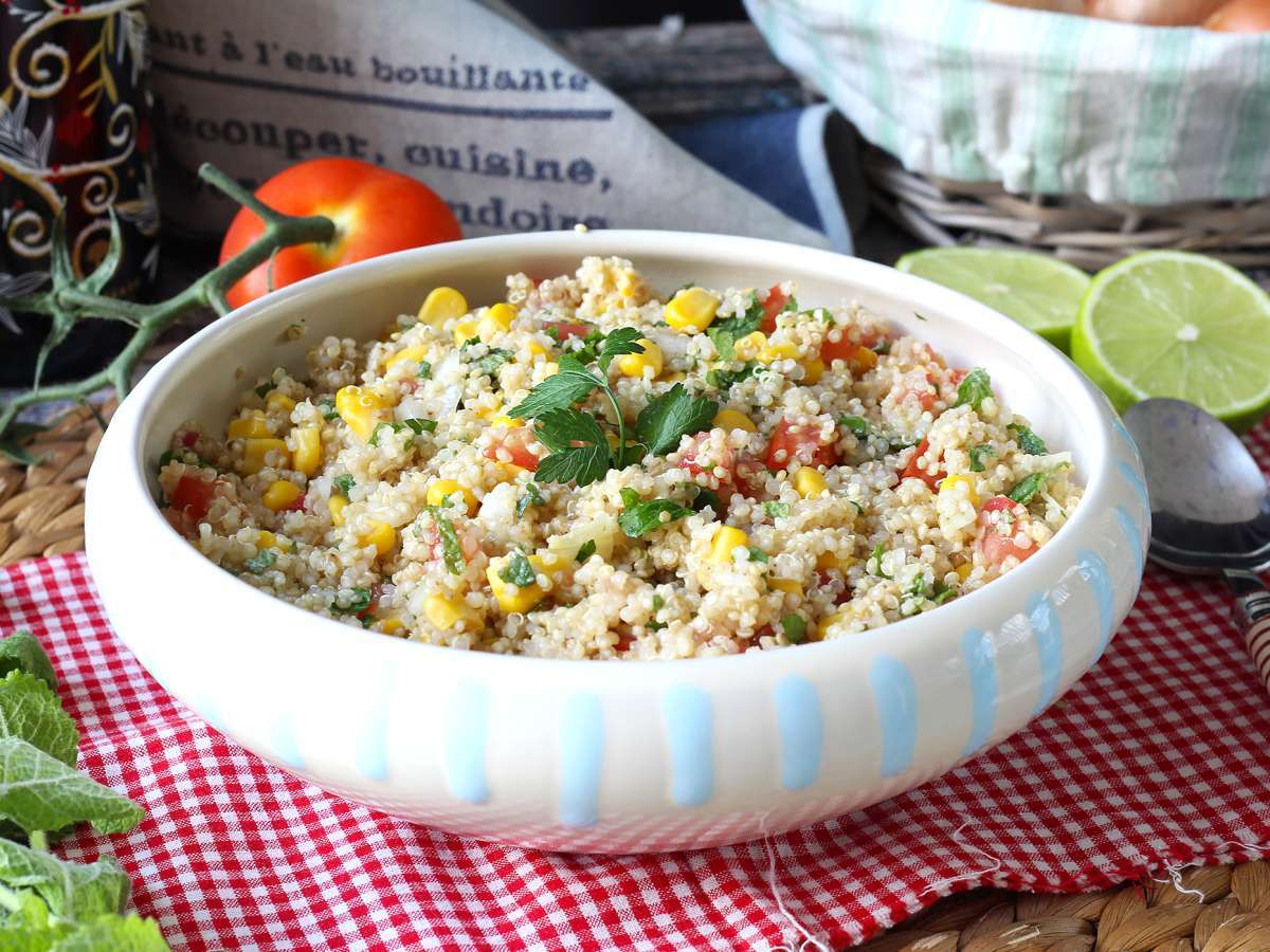 Салат из киноа со вкусом таббуле: Освежающий и еще более полезный