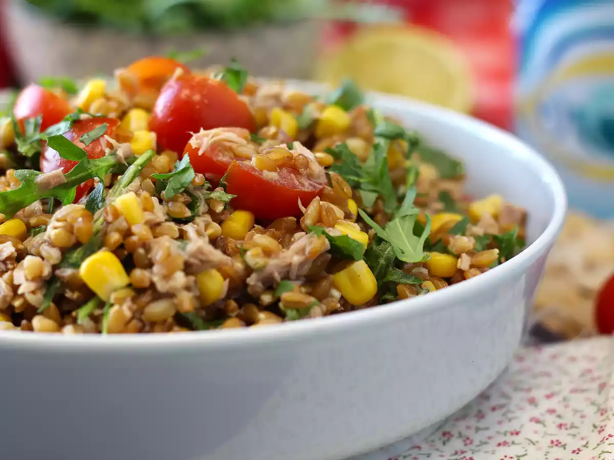 Салат из полбы и тунца: легкий, вкусный и идеальный рецепт для круглогодичного использования - фото 2