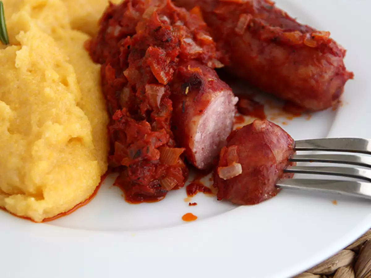 Савойские колбаски диоты с полентой и сыром Конте - фото 2
