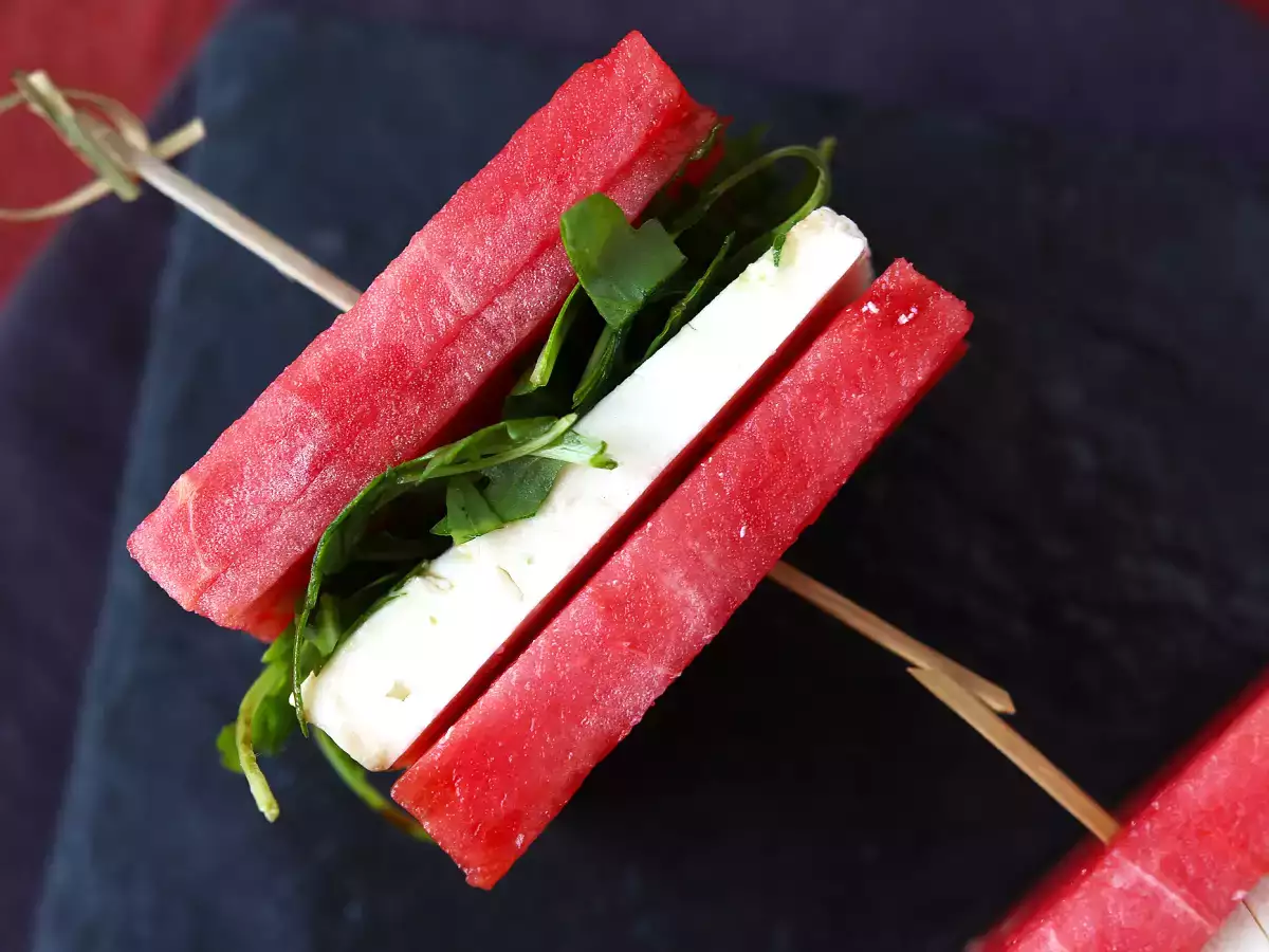 Сэндвич с арбузом и фетой, самый свежий вирусный рецепт для лета! - фото 2