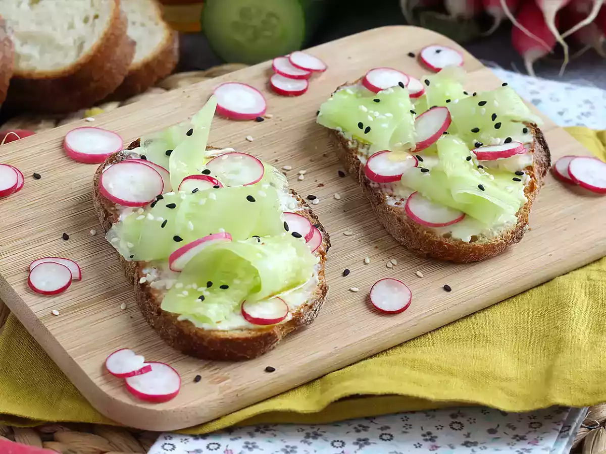 Сэндвичи с огурцом и редисом со сливочным сыром - фото 3