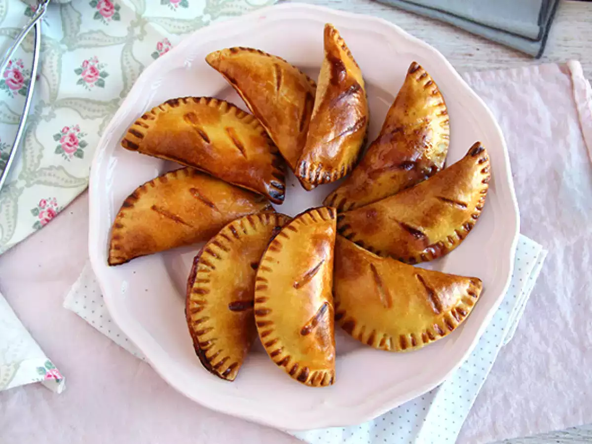 Сладкие пирожки с джемом - фото 4