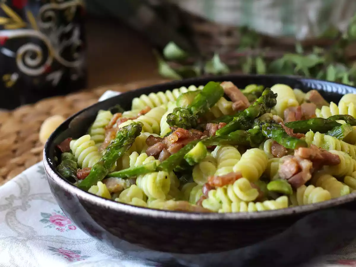 Сливочная паста со спаржей и беконом: простой и вкусный рецепт - фото 3