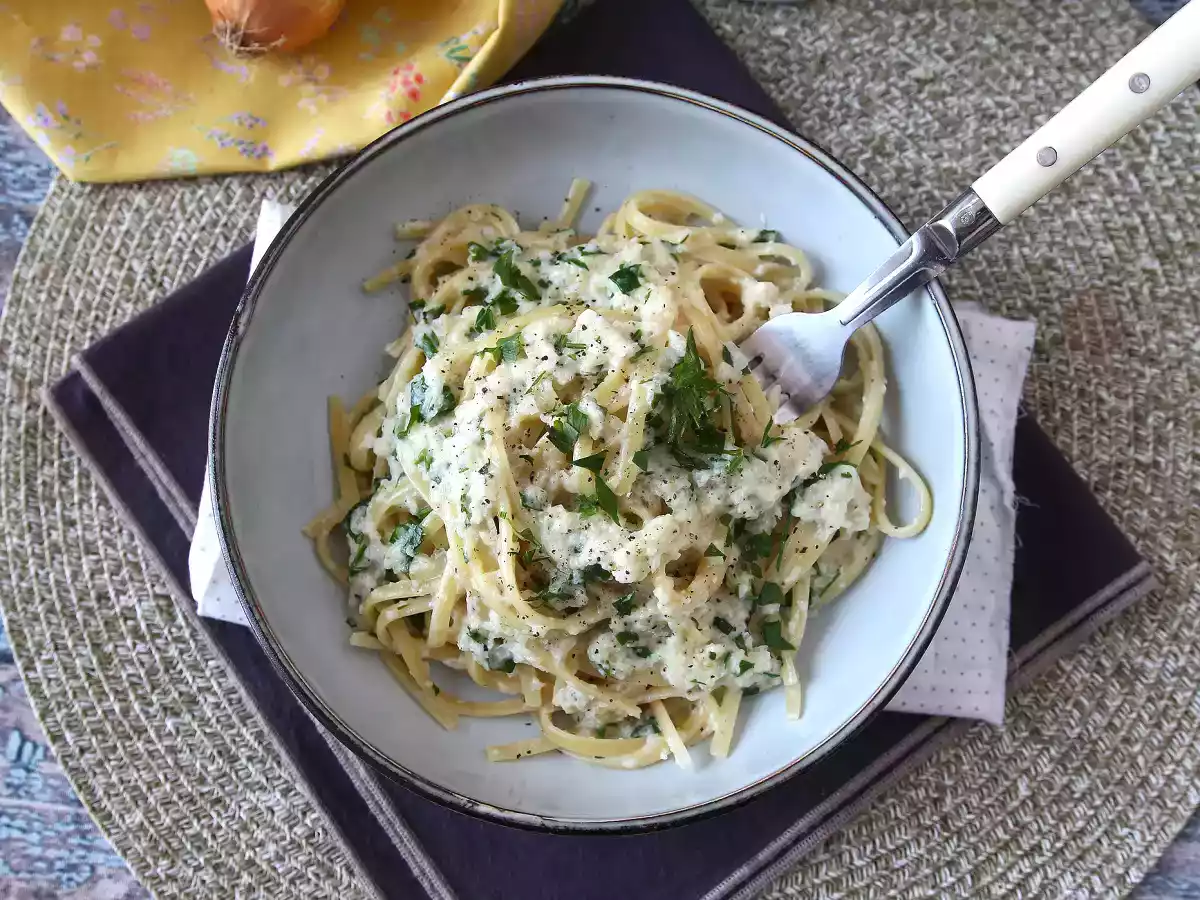 Сливочно-луковая паста: вкусное и недорогое первое блюдо! - фото 2
