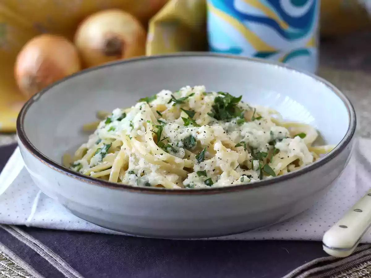 Сливочно-луковая паста: вкусное и недорогое первое блюдо! - фото 3
