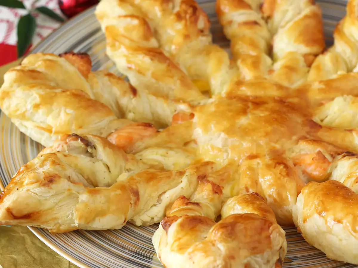 Слоёная снежинка с лососем и сливочным сыром — закуска к аперитиву - фото 4