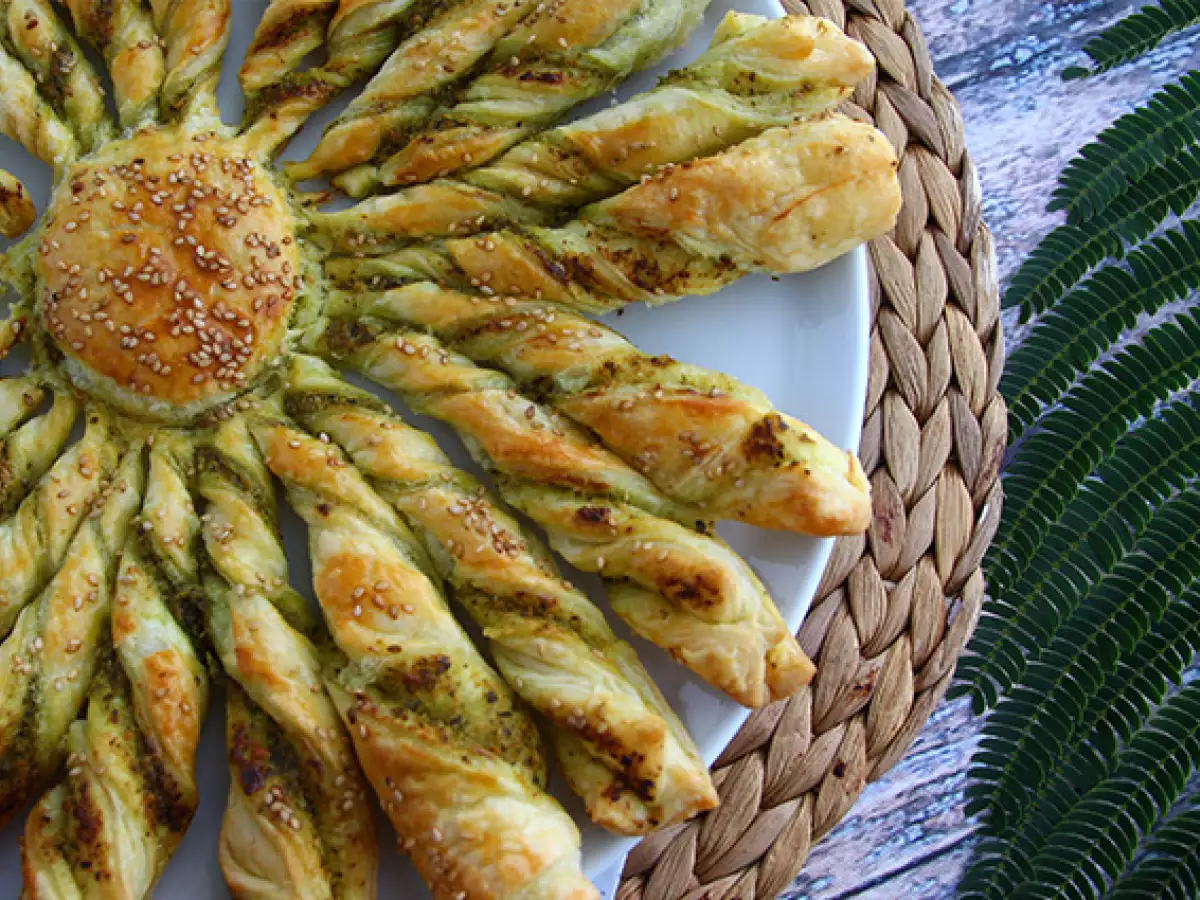 Слоёная закуска «Солнце» с песто - фото 2