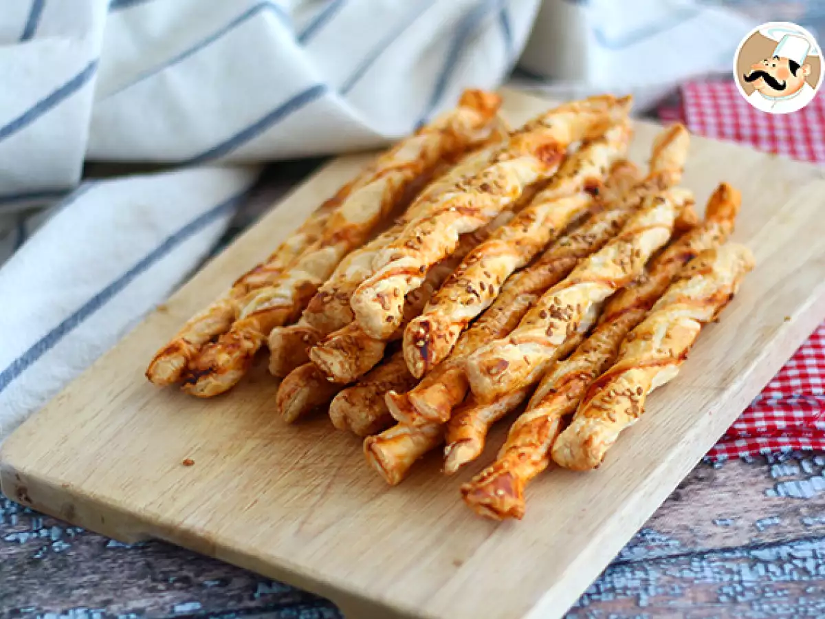 Слоёные палочки с кунжутом