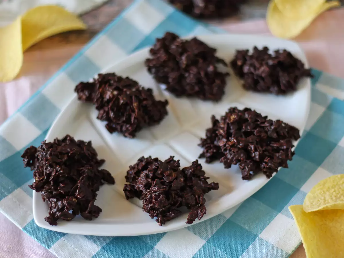 Шоколад Pringles в песочных розах - фото 2