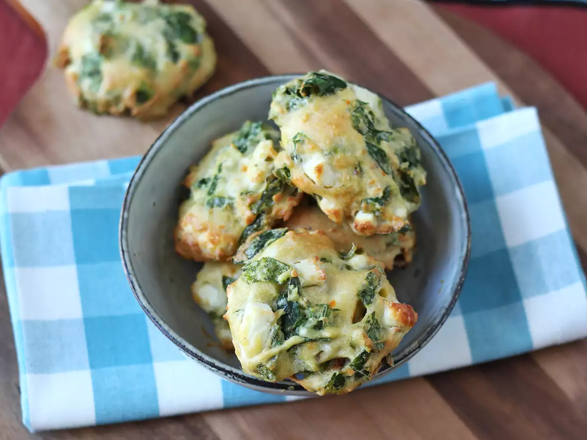 Соленые печенья с фетой, вялеными помидорами и шпинатом - фото 4