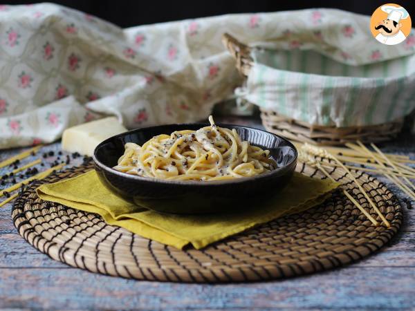 Спагетти cacio e pepe: 3 ингредиента, взрыв вкуса! - фото 2