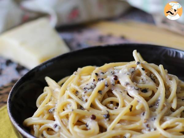 Спагетти cacio e pepe: 3 ингредиента, взрыв вкуса! - фото 3