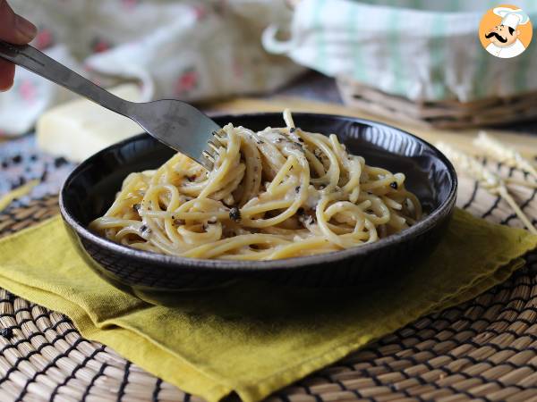 Спагетти cacio e pepe: 3 ингредиента, взрыв вкуса! - фото 4