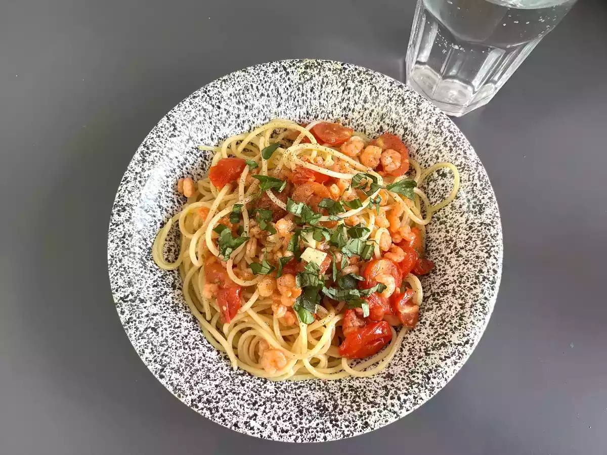 Спагетти с креветками и помидорами черри - быстрый рецепт вкусного первого блюда - фото 3