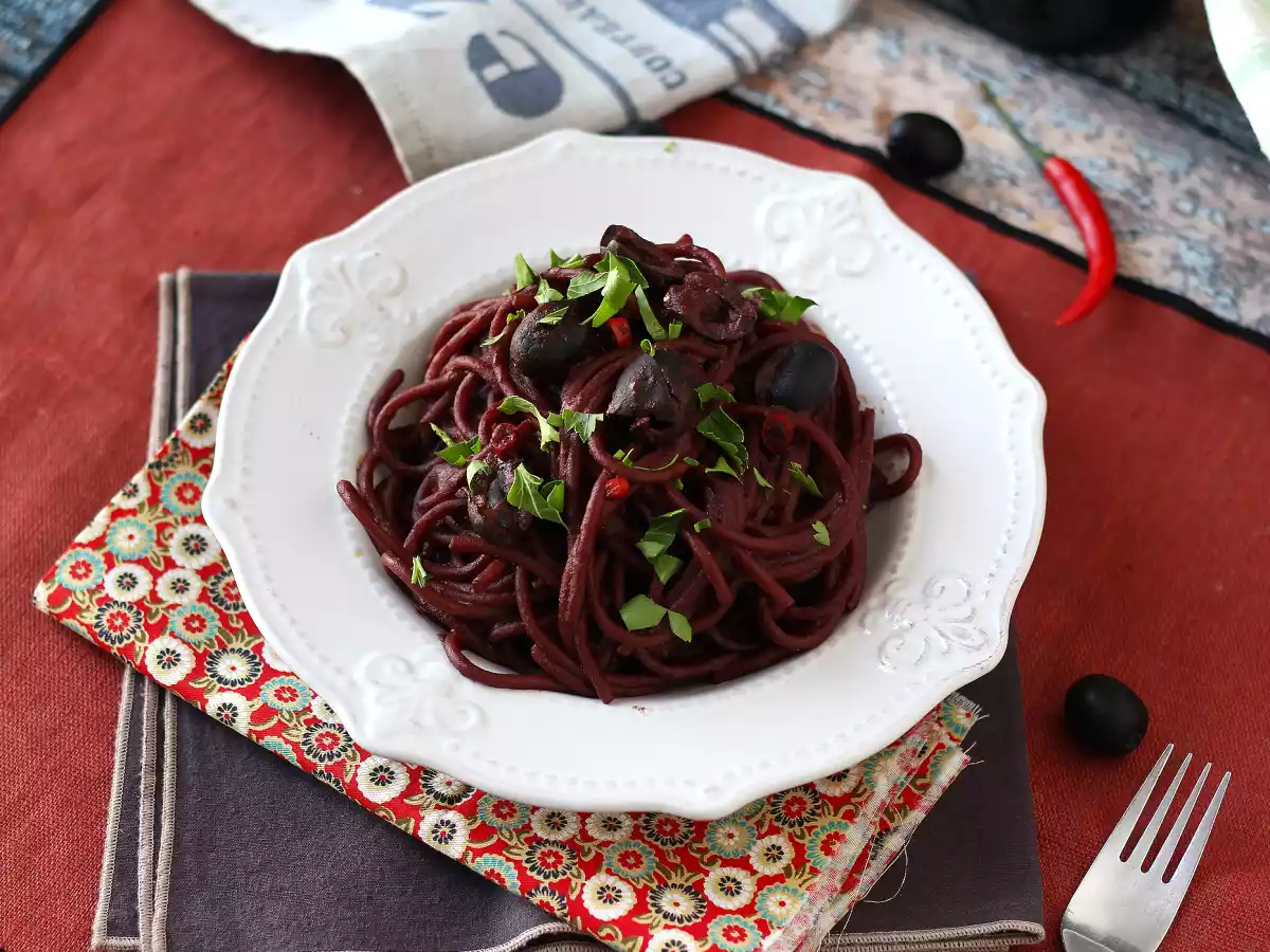Spaghetti alla fuoco di bacco: паста с красным вином, чтобы принести на стол нечто особенное - фото 2