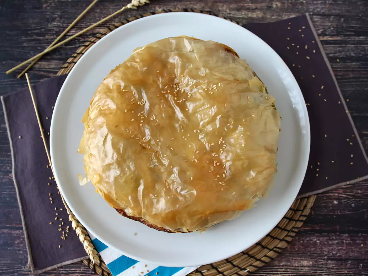 Спанакопита — простой греческий пирог со шпинатом и фетой - фото 4