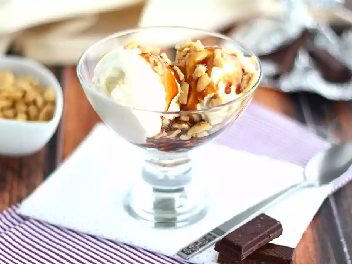 Sundae, сладкое американское мороженое