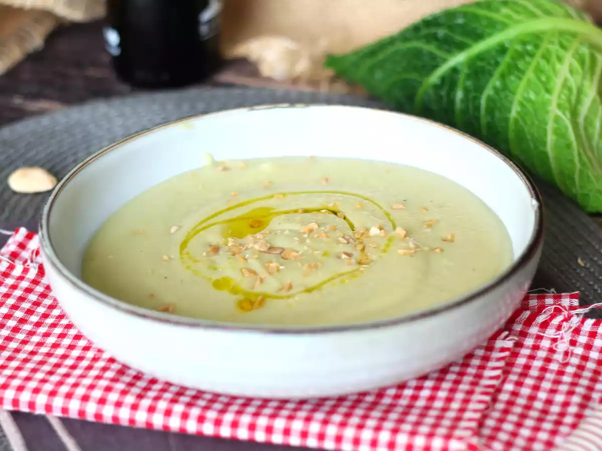 Суп с капустой и картофелем на скорую руку