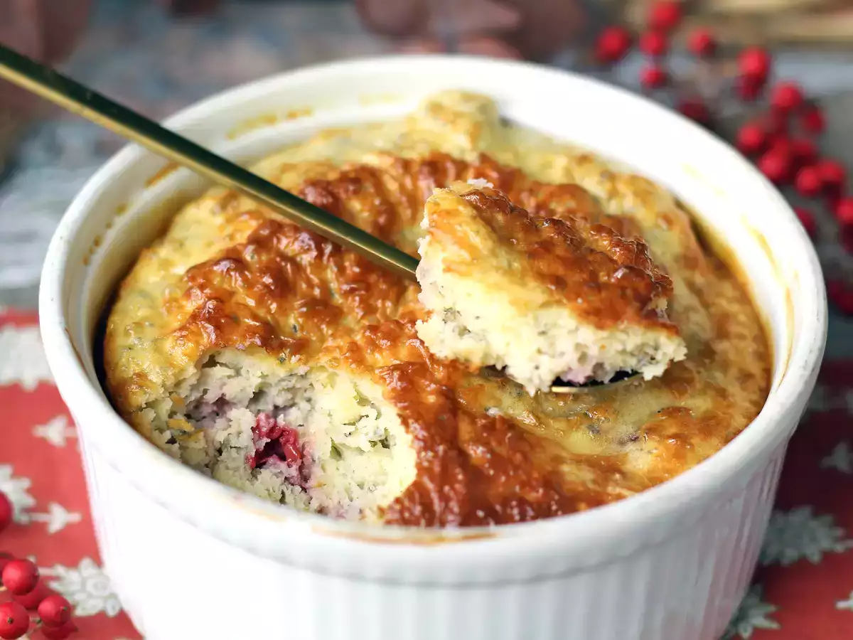 Суперпростой протеиновый торт с красными фруктами