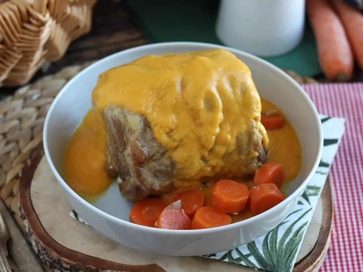 Свиная корейка с пивно-морковным соусом в скороварке - фото 4