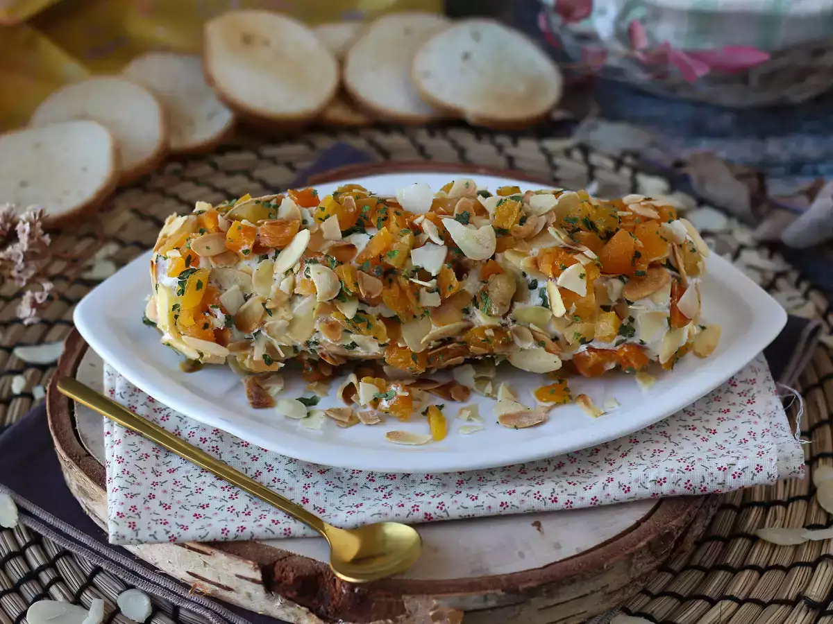 Сырная закуска «Салями» с курагой и миндалём — идеальное угощение для праздника! - фото 5