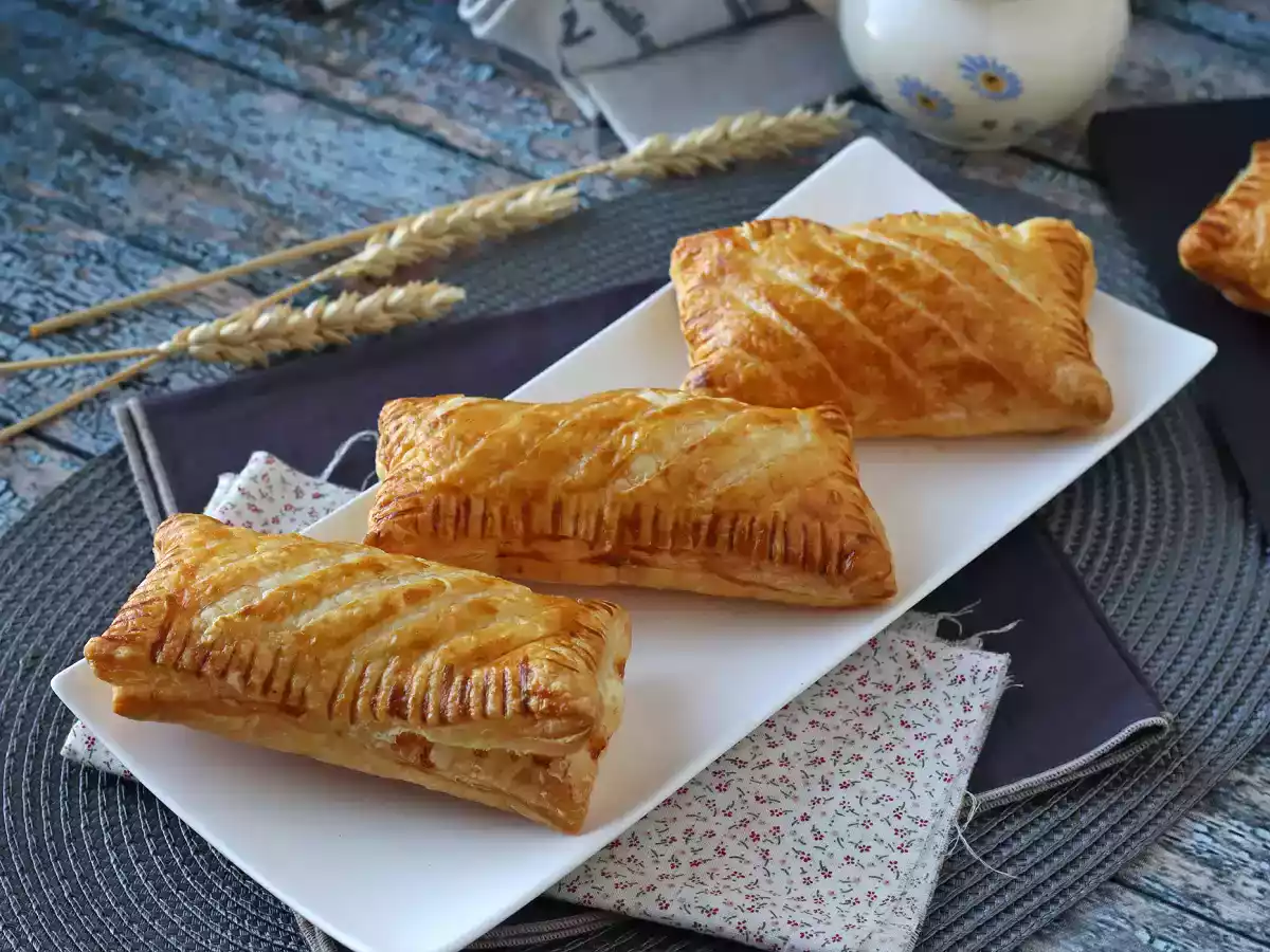 Сырные слоеные пирожки: суперпростой и вкусный рецепт - фото 3
