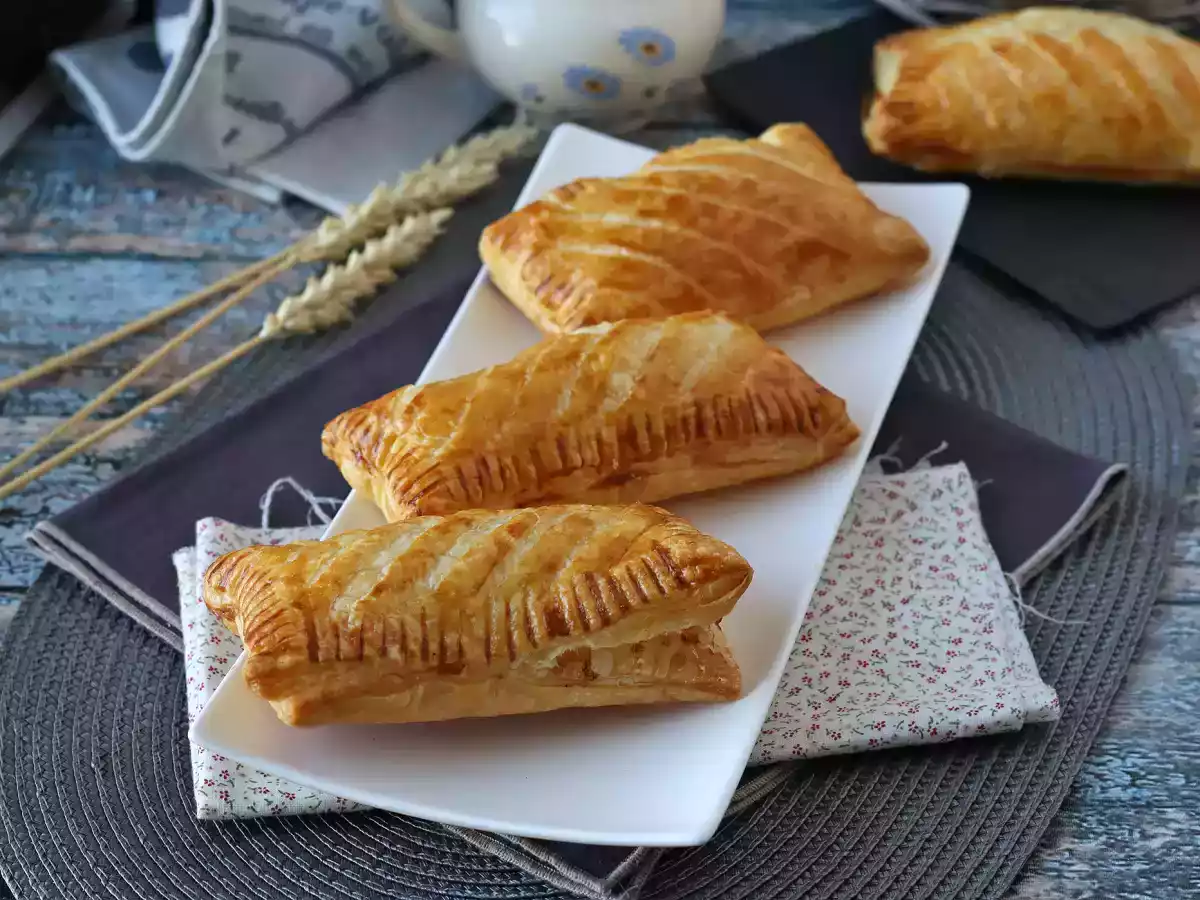 Сырные слоеные пирожки: суперпростой и вкусный рецепт - фото 6