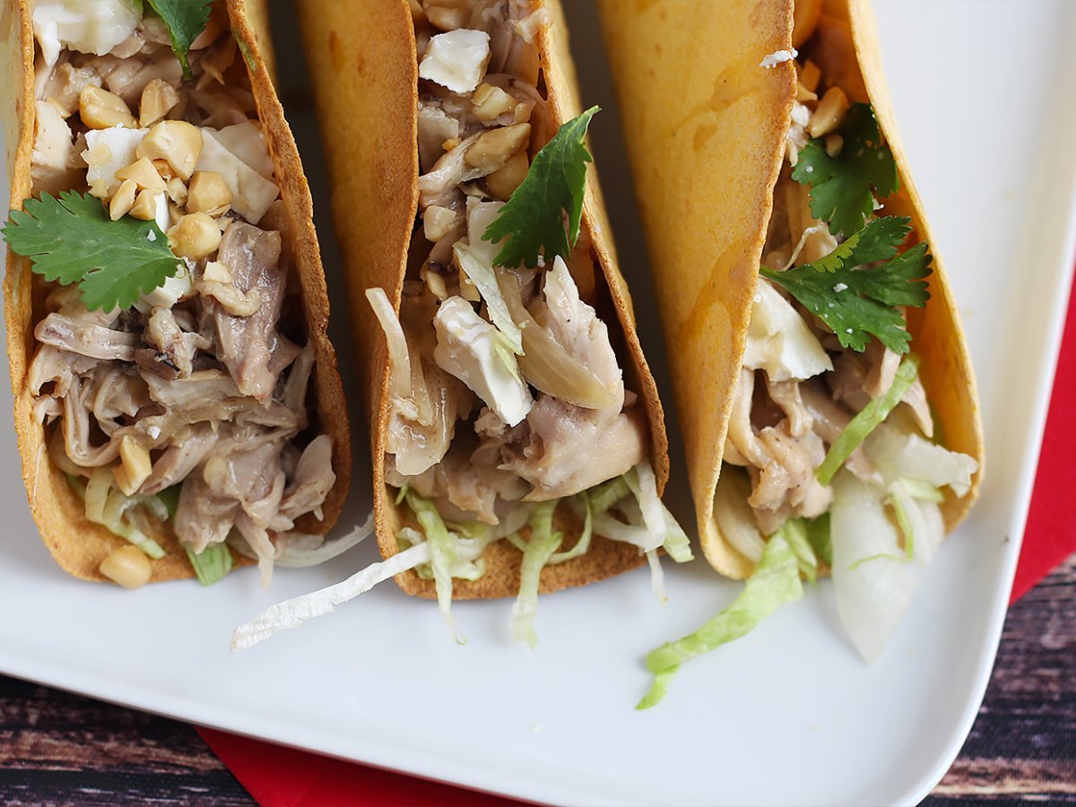 Tacos crujientes con pollo en salsa satay - фото 2