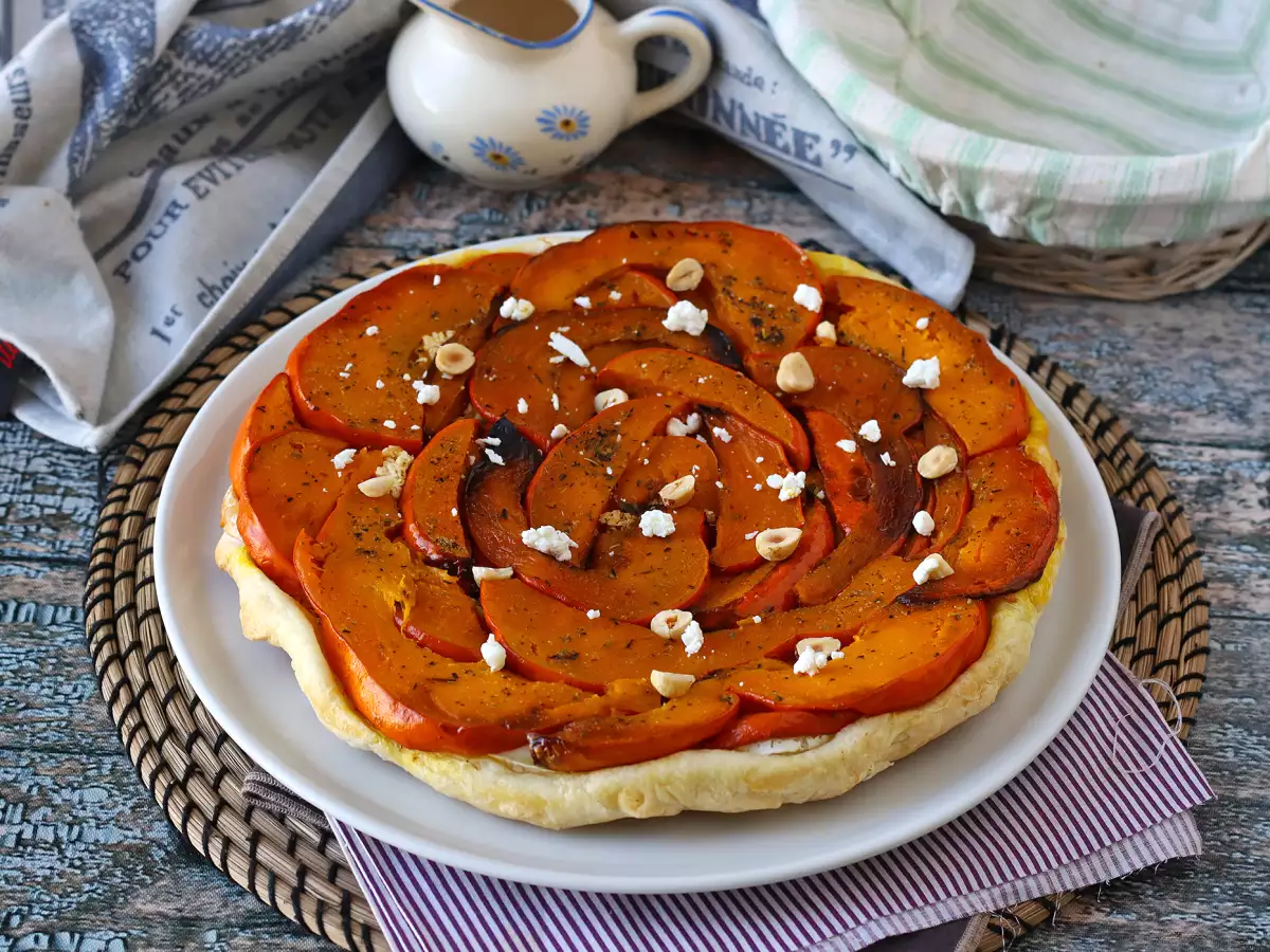 Тарт татен из тыквы хоккайдо с козьим сыром и мёдом - фото 2