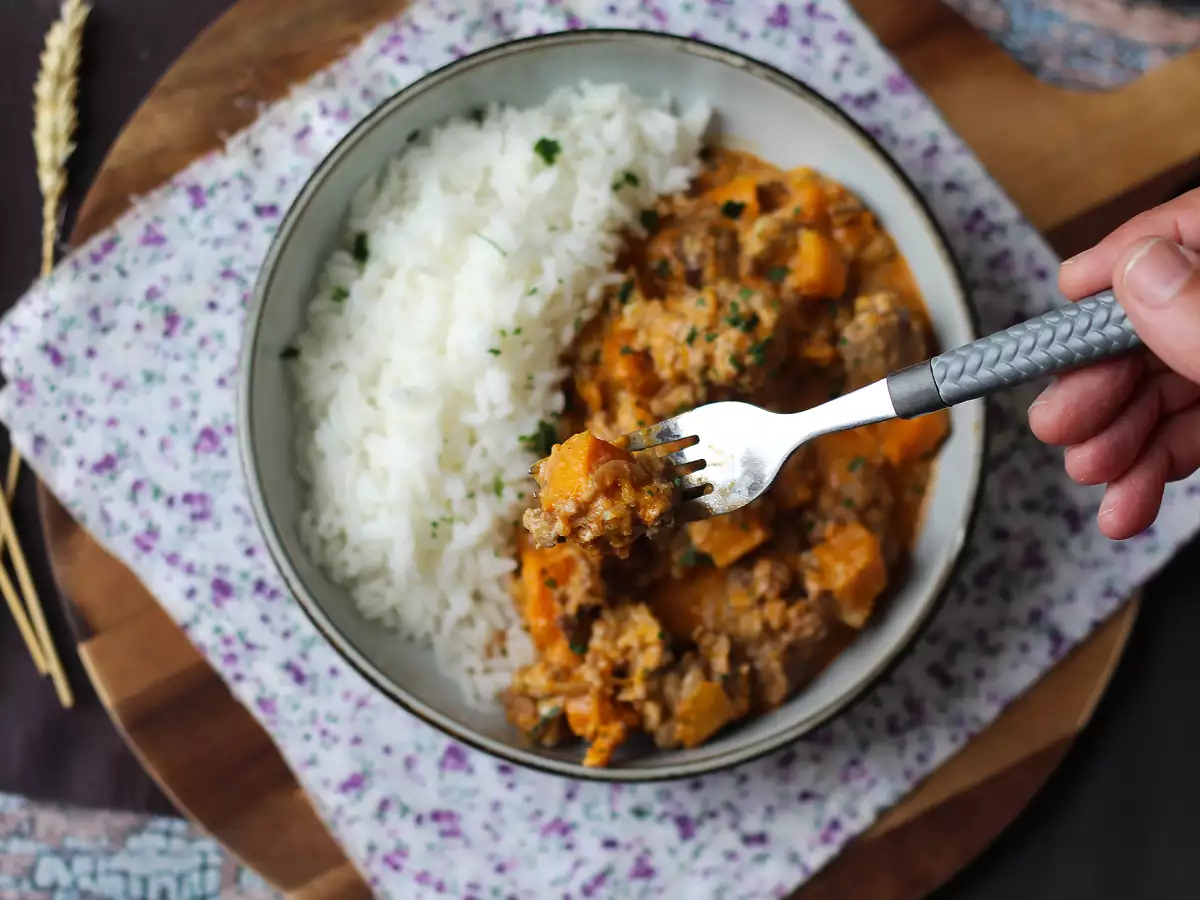 Тыква с мясным фаршем в одной кастрюле: нежное и согревающее блюдо - фото 3