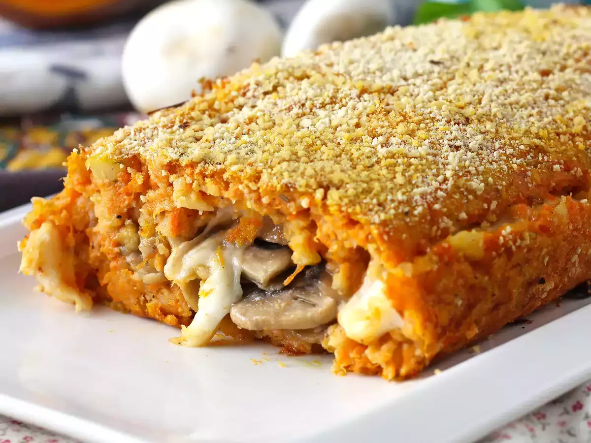 Тыквенный мясной рулет с грибами и жилистым сыром скаморца: вкусный и простой рецепт запекания