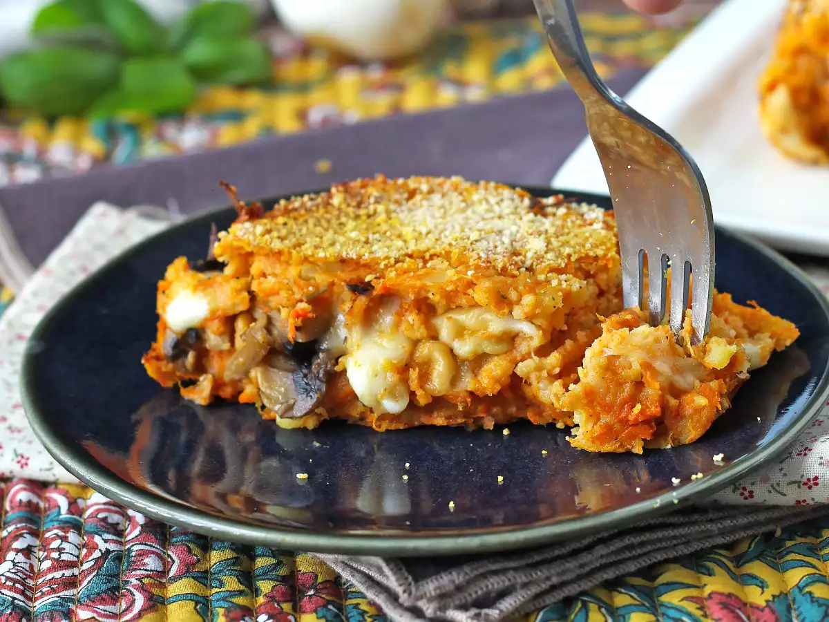 Тыквенный мясной рулет с грибами и жилистым сыром скаморца: вкусный и простой рецепт запекания - фото 6