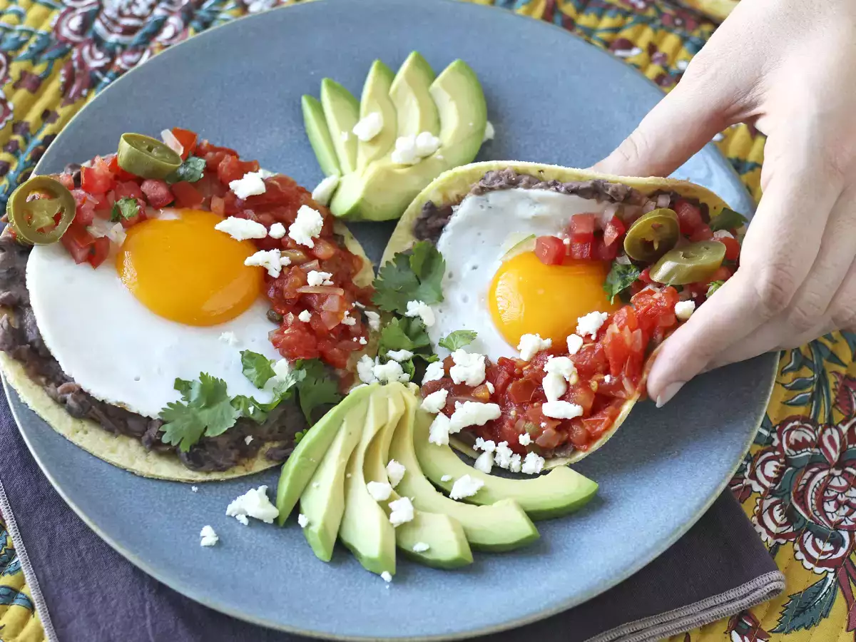 Уэвос ранчерос: знаменитый и вкусный мексиканский рецепт - фото 5