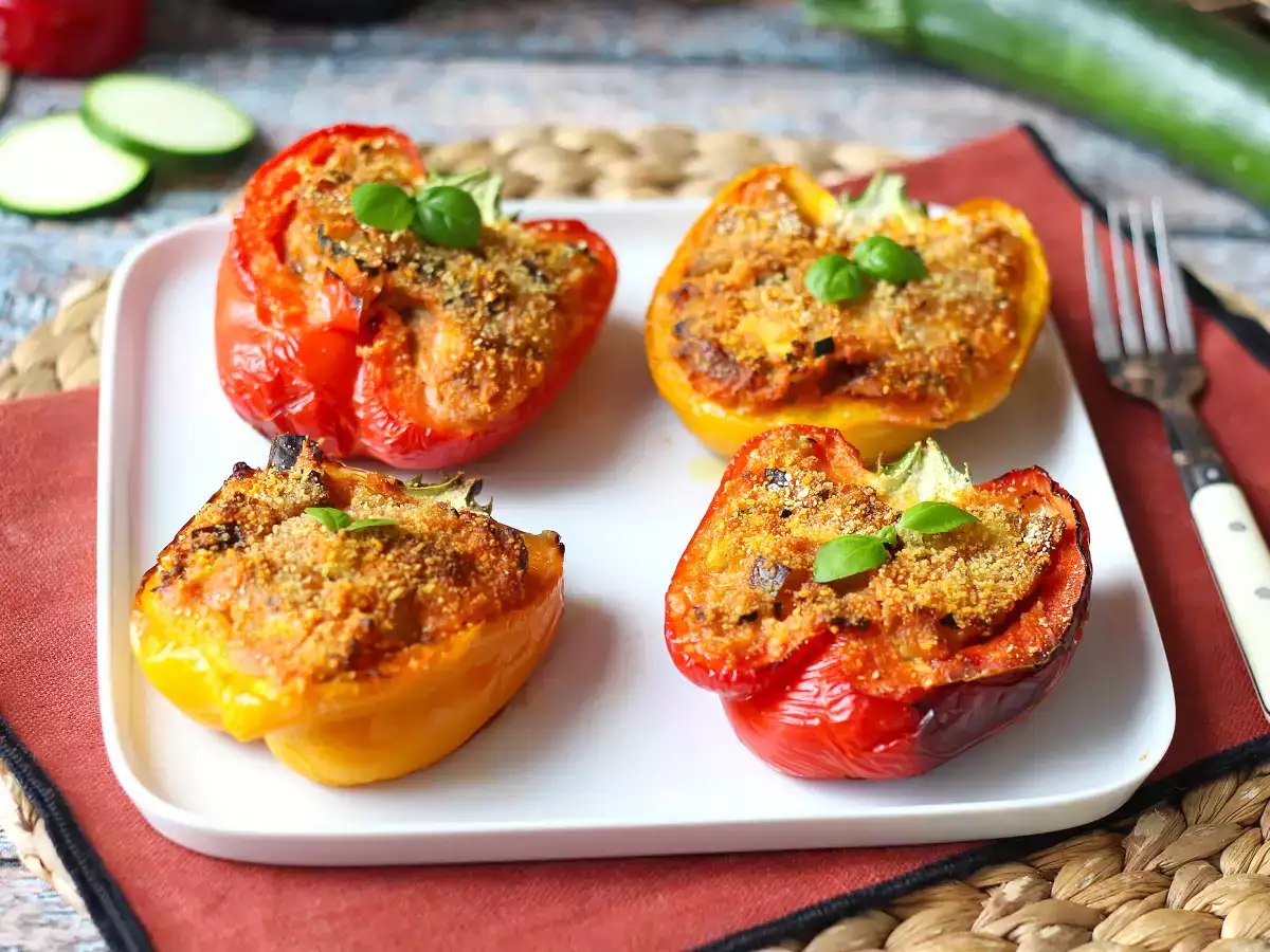 Запеченные вегетарианские фаршированные перцы: простой и вкусный рецепт с овощами и сыром моцарелла - фото 3