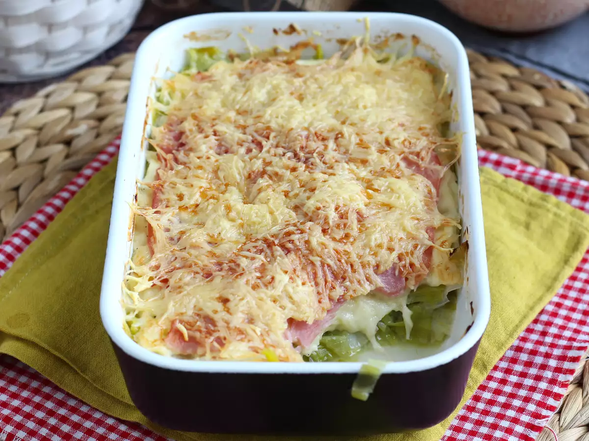 Запечённый лук-порей с варёной ветчиной и сыром - фото 3